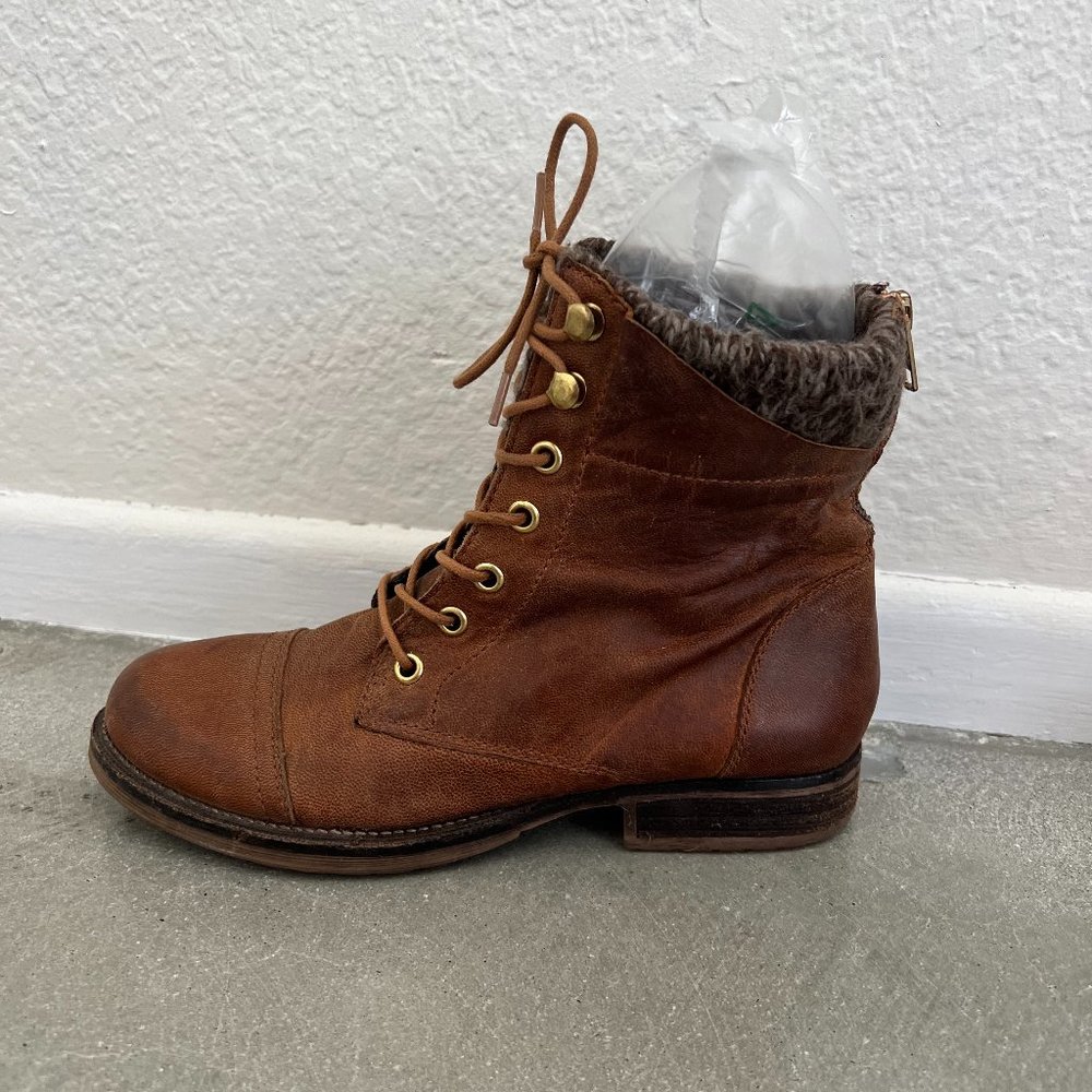Womens Steve Madden Lace Up Boots (Size 7)